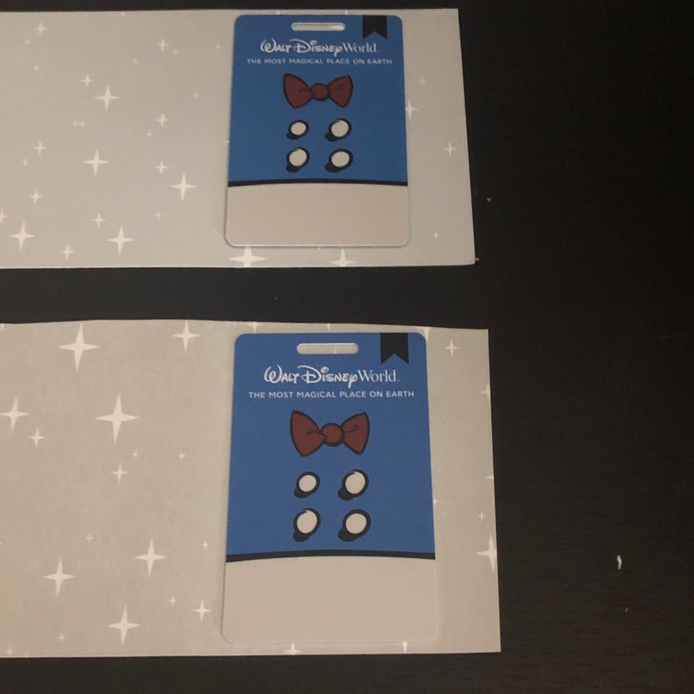 ๐๏ธ Disney Travel Luggage Tags Set - Picture 5 of 6